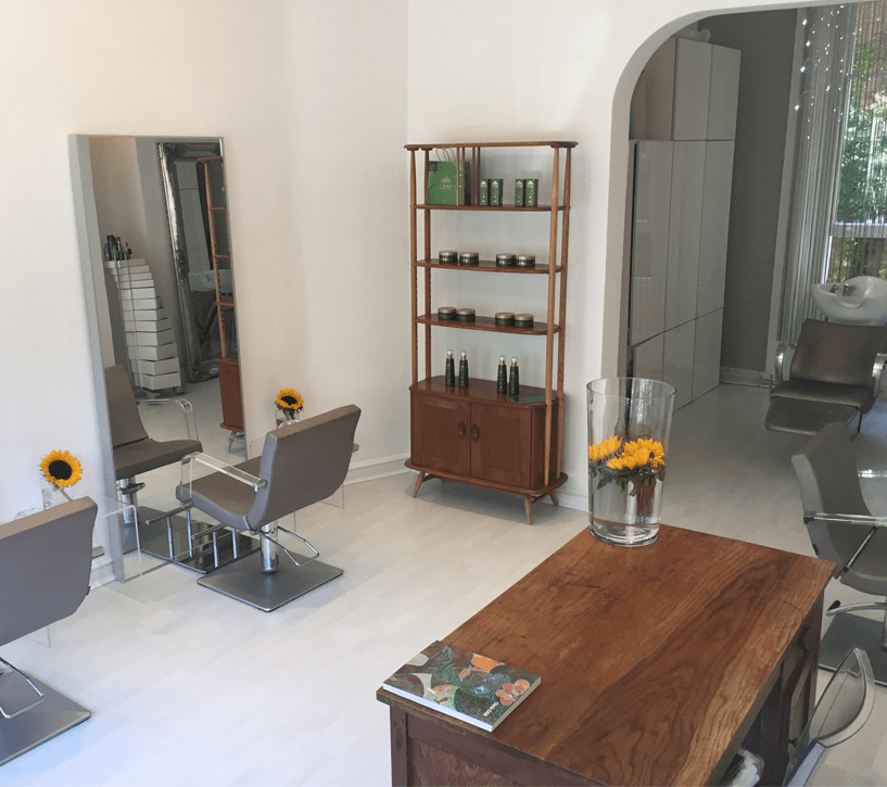Gianni Capitanio salon interior - minimalist calm environment